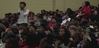 Pine Bluff students make pledge against gun violence