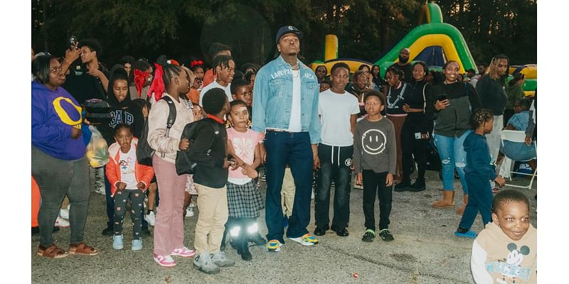 At Gunna’s Hometown Giveaway, His Mom Admires the Man He’s Become