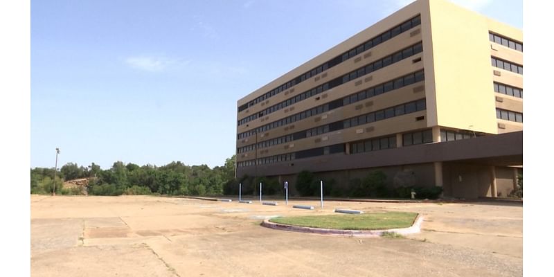 City of Wichita Falls inch closer to demolishing old Falls hotel