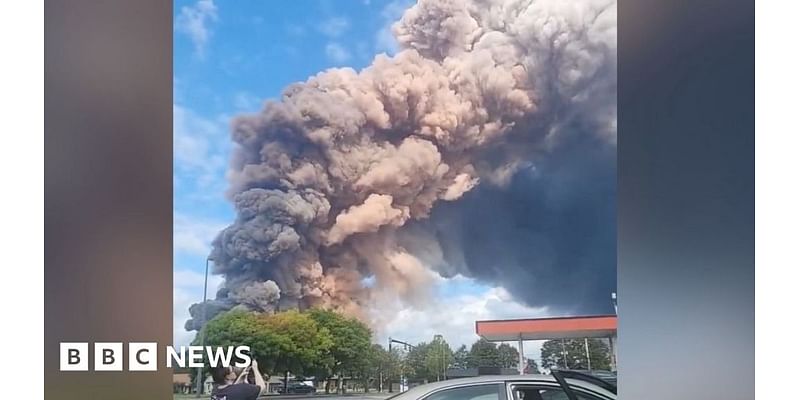 Watch: Chemical plant fire causes huge smoke plumes in Georgia