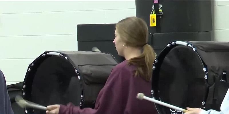 St. Johns marching band students prepare for Detroit parade