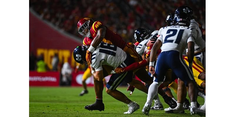 Once consumed by hoop dreams, USC’s Devan Thompkins has found his fit at defensive tackle