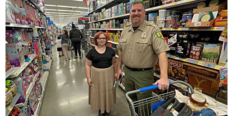 Kids will get toys, gifts when they Shop With a Cop