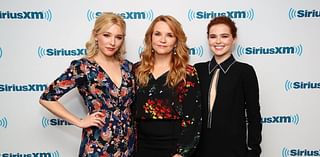 Lea Thompson on Working With Daughters Maddie and Zoey Deutch