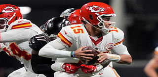 Mahomes throws 2 touchdown passes and the Chiefs' defense preserves a 22-17 win over the Falcons