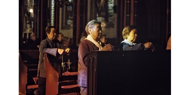 Xi and Mao replace Jesus and Mary in Chinese churches