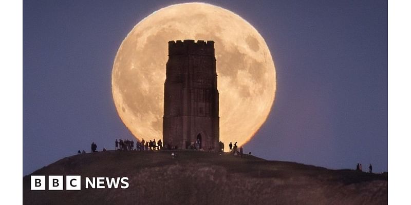 Somerset In Pictures: A supermoon and Jane Austen fans