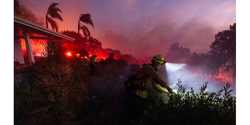 Live updates: Ventura County wildfire in Southern California fueled by powerful winds