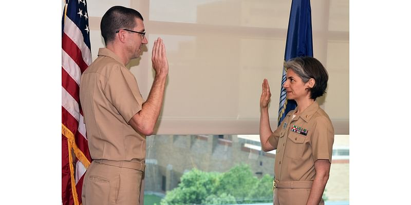 Former NASA CHAPEA mission member promoted to lieutenant commander