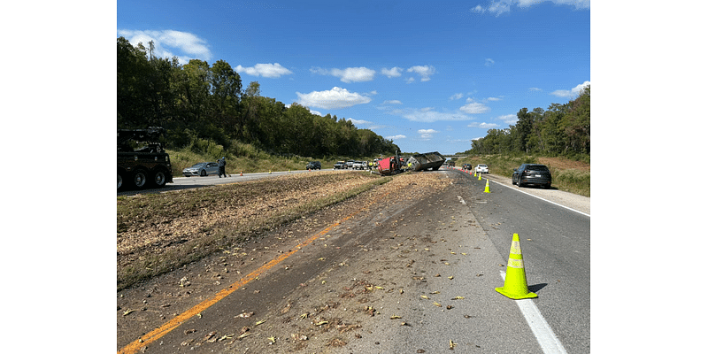 Chicken truck crash closes section of I-69