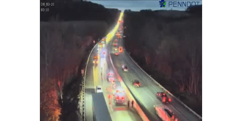 Multi-vehicle crash causes delays on I-83 in York County