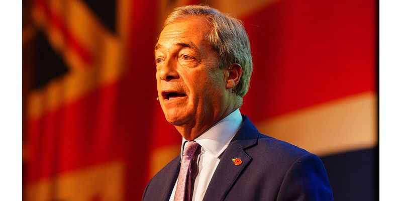 Nigel Farage offers to 'mend fences' between Labour and Donald Trump - as Tony Blair's ex-foreign secretary says PM should use Reform leader as a backchannel to White House