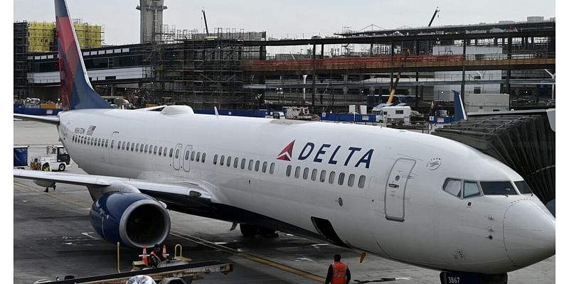 FAA investigating cabin pressure problem that injured passengers aboard Boeing plane