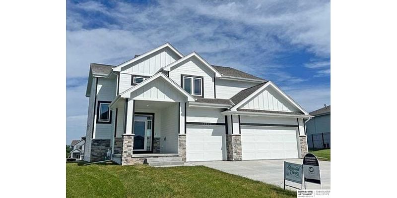 4 Bedroom Home in Papillion - $502,092