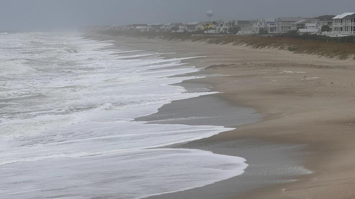 Teen dies after being swept away at Florida beach