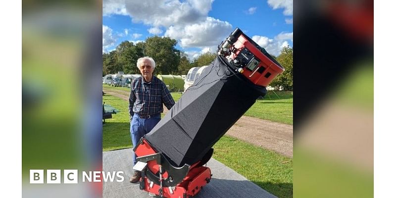 Hundreds gather for 'star party' on Norfolk coast