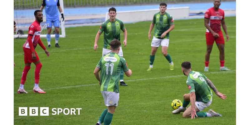 Guernsey FC 'disappointing' in 4-1 Uxbridge defeat