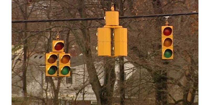 Crash with injuries reported in Hamilton near Black Street bridge