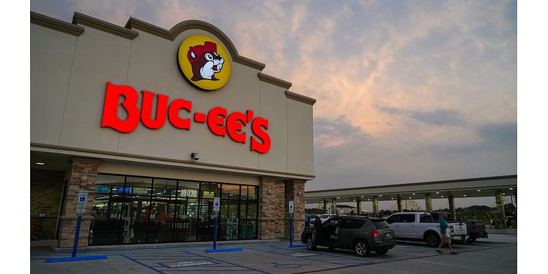 Fire breaks out near world's-largest Buc-ee's at the brand's original location in Luling