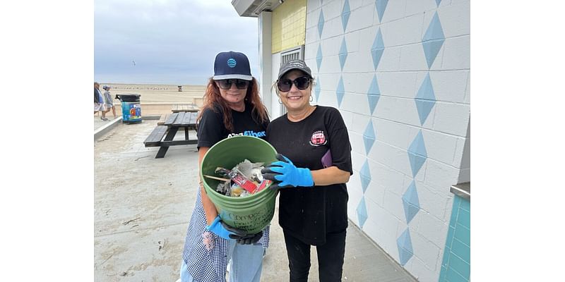 Hundreds in Malibu show up for Coastal Cleanup Day • The Malibu Times