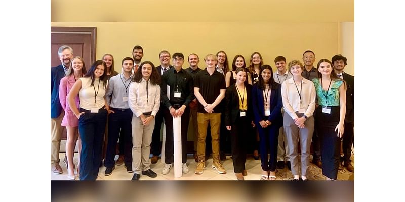 Nineteen WVWC summer researchers present at biomedical symposium