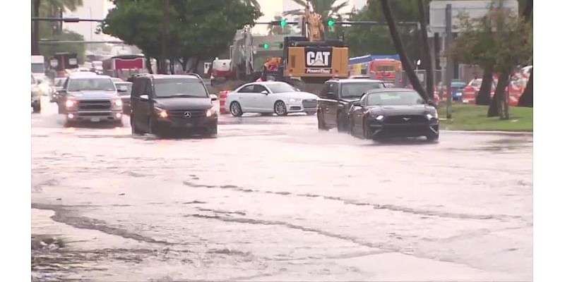 Miami Beach to open parking garages for residents and employees, host sandbag distribution ahead of Milton - WSVN 7News