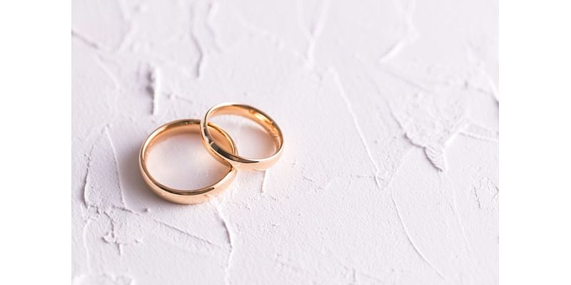 Can couples living together in New York be legally married without a license?