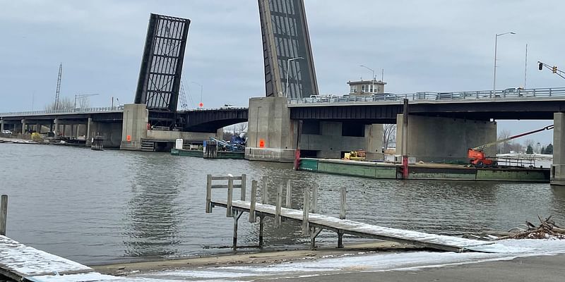 City announces extension of temporary closure of Independence Bridge