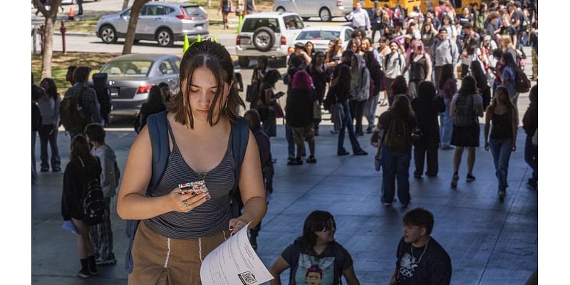 California becomes latest state to restrict student smartphone use at school