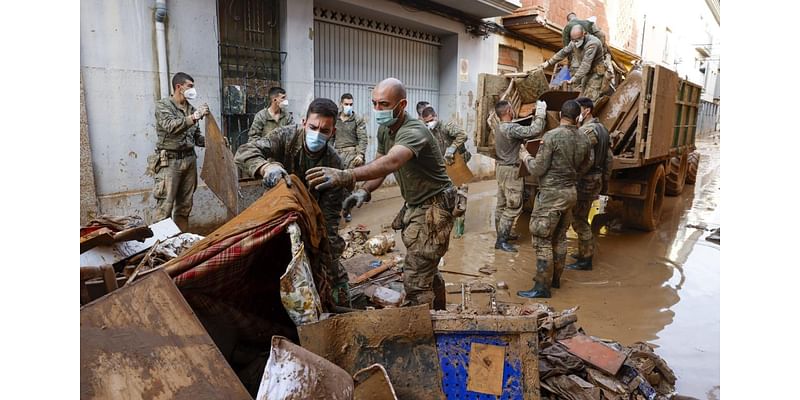 Flood survivors leaving Valencia have lost confidence government can protect them