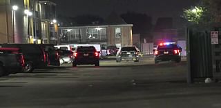 Houston shooting injures man; police search for 2 teens