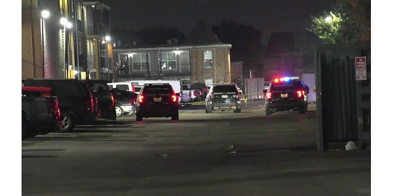 Houston shooting injures man; police search for 2 teens