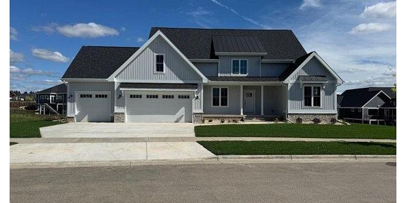 4 Bedroom Home in Waunakee - $1,069,900