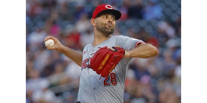 RHP Nick Martinez accepts Reds' $21.05M qualifying offer