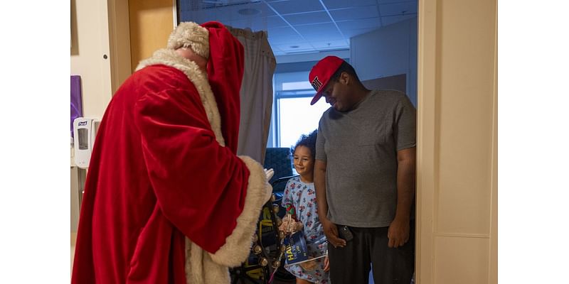 Holiday magic of Thanksgiving Day parades comes to Mott Children’s Hospital