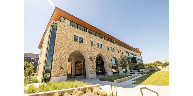 Virtual reality, blinking robots: See inside TCU’s new medical school building on Rosedale