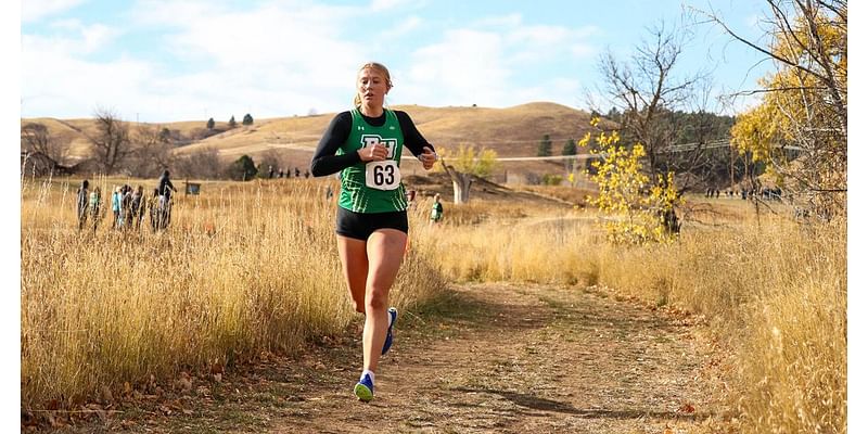 BHSU at a Glance: Entzi wins at Bauer XC Classic, women's hoops splits in Texas