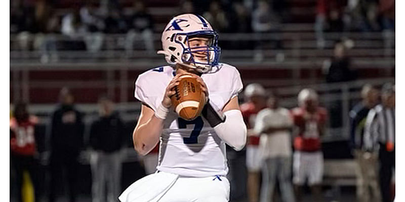 St. Xavier QB Chase Herbstreit scores on first play against Moeller