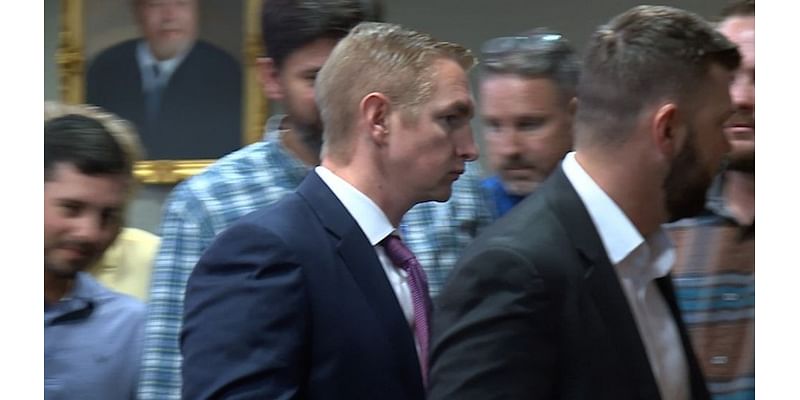 Jury deliberates for four days before convicting Austin officer of deadly conduct