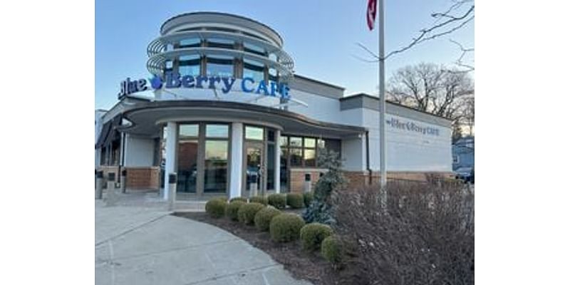 Blue Berry Cafe offering free meal to first responders today