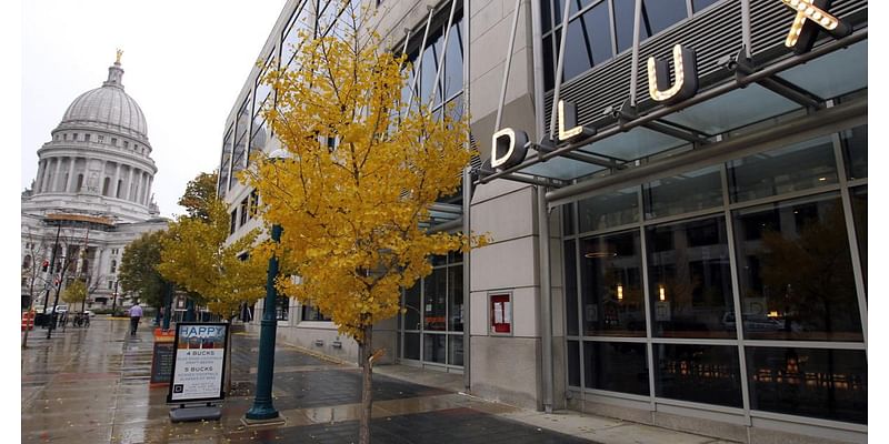 DLUX restaurant just off the Capitol Square is closing