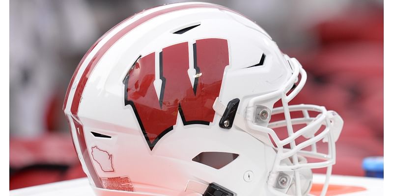 Wisconsin announces firing of offensive coordinator Phil Longo