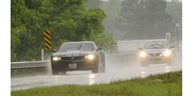 Winds, rain and snow hit Northeast day before Thanksgiving