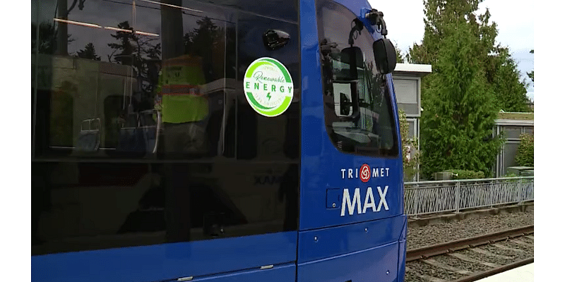 Person struck, killed by TriMet MAX train in NE Portland