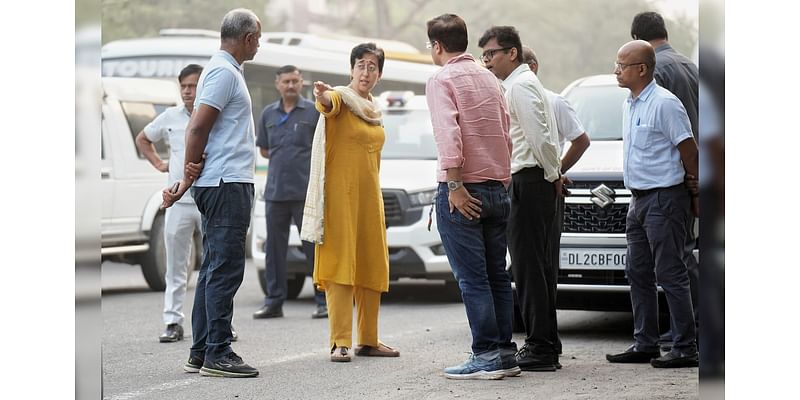 Team Atishi Inspects Delhi Streets For 'Pothole-Free By Diwali' Mission