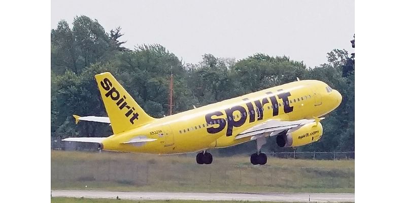 Spirit Airlines flight hit by bullets while flying over gang