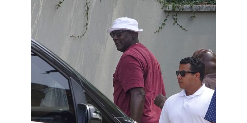 Michael Jordan’s Rare Battista Might Tempt Shaquille O’Neal to Break His Vow Despite Strong Claim