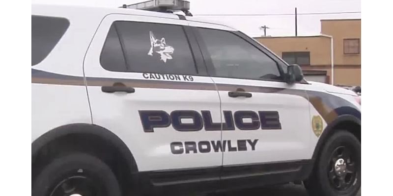 Crowley Police looking for suspects in two shootings on the same street Wednesday