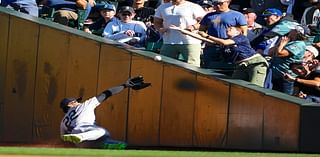 Yankees’ Juan Soto limps to locker, gives update on knee after crash into concrete wall