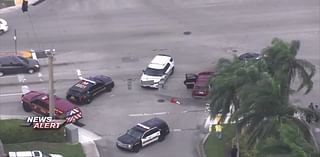 Perimeter established in Miramar after stolen vehicle crashes into car; 1 in custody - WSVN 7News